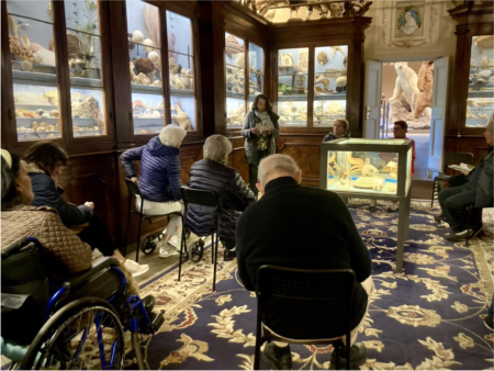 Gruppo lettura ad alta voce nella Wunderkammer